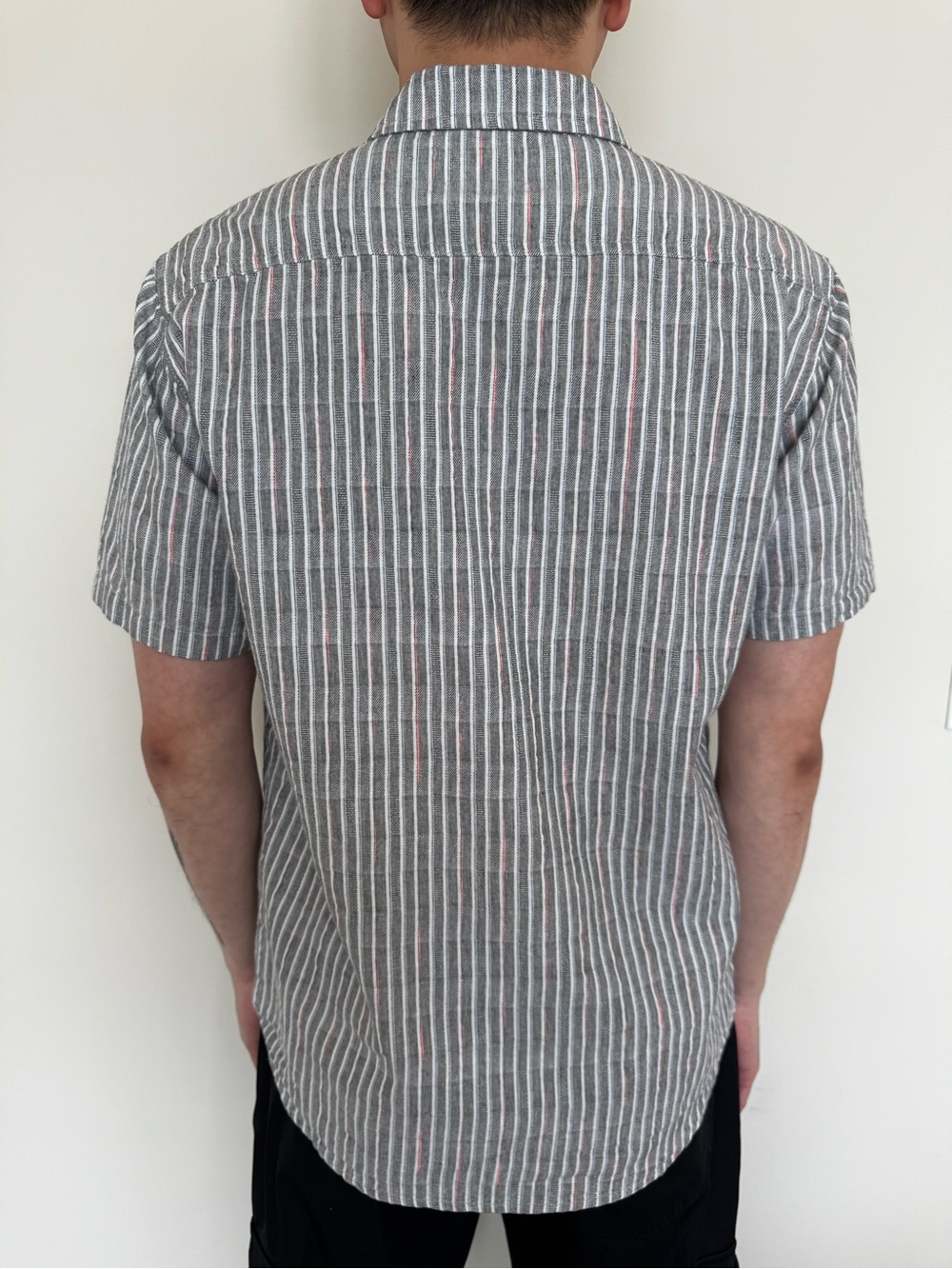 Men's Short Sleeve Striped Button-Up Shirt - Gray/White